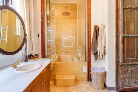 Apartamento de 7 dormitorios en venta en Barcelona, Cataluña, Spain № 8588 - foto 21