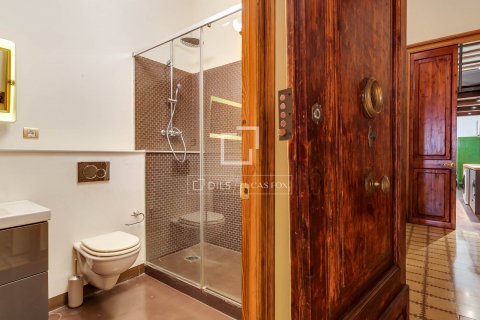 Apartamento de 7 dormitorios en venta en Barcelona, Cataluña, Spain № 8588 - foto 17