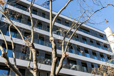 Apartamento de 3 dormitorios en venta en Barcelona, Cataluña, Spain № 8589 - foto 13