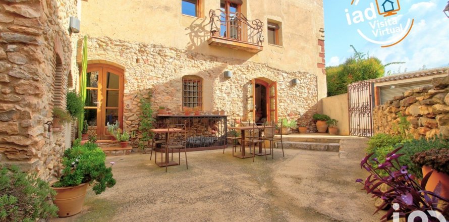 10 bedrooms hotel for sale in Els Guiamets, Tarragona, Catalonia, Spain № 4994