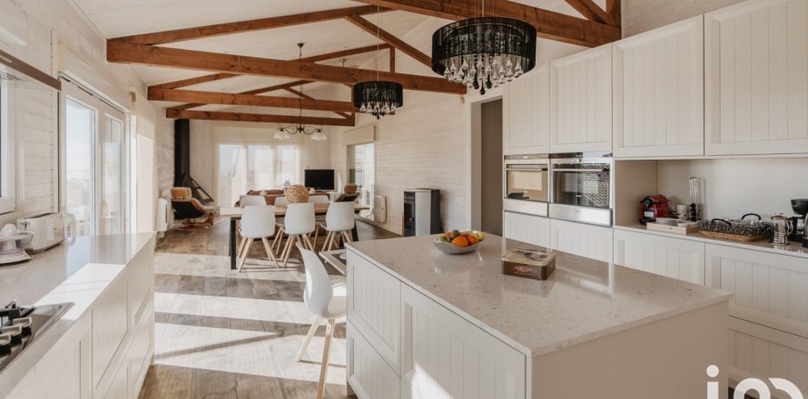 4 bedrooms house for sale in Pineda de Mar, Barcelona, Catalonia, Spain № 4992