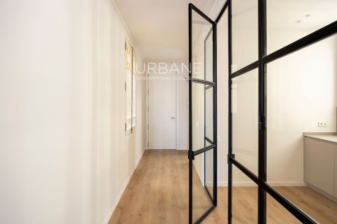 Купить квартиру в Эшампле, Испания с 2 спальни, 91м², № 2661 - фото 12