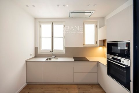 Купить квартиру в Эшампле, Испания с 2 спальни, 91м², № 2661 - фото 3