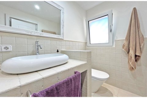 4 bedrooms house for sale in Lloret de Mar, Girona, Catalonia, Spain № 1378 - photo 17