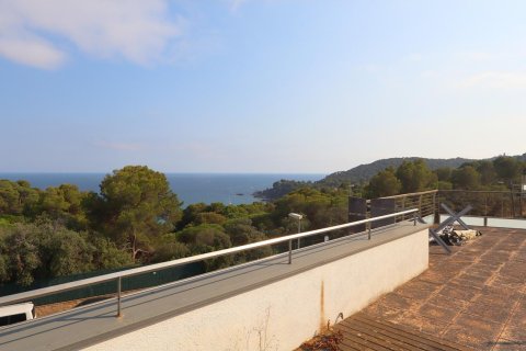3 bedrooms apartment for sale in Lloret de Mar, Girona, Catalonia, Spain № 1377 - photo 3