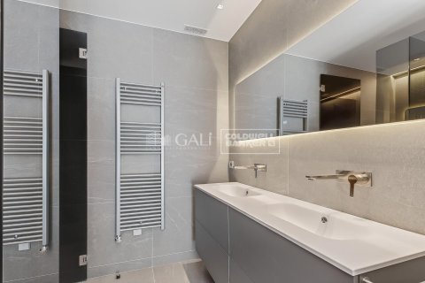 3 bedrooms apartment for sale in Principado De Andorra (Ninguna Poblacion Tiene C.P.), Lleida, Catalonia, Spain № 5305 - photo 11