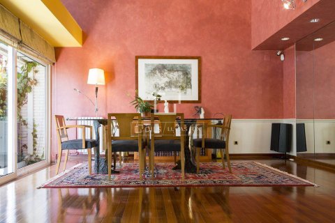 Villa de 9 dormitorios en venta en Sant Just Desvern, Barcelona, Cataluña, Spain № 4410 - foto 4