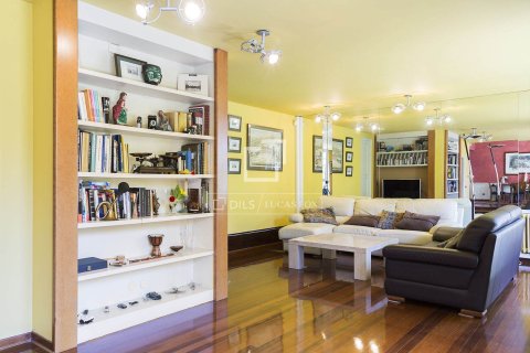 Villa de 9 dormitorios en venta en Sant Just Desvern, Barcelona, Cataluña, Spain № 4410 - foto 5