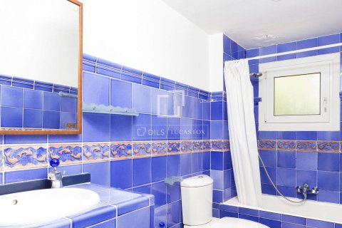 Villa de 9 dormitorios en venta en Sant Just Desvern, Barcelona, Cataluña, Spain № 4410 - foto 16