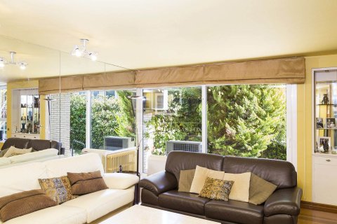 Villa de 9 dormitorios en venta en Sant Just Desvern, Barcelona, Cataluña, Spain № 4410 - foto 6