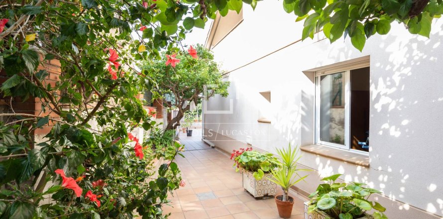 6 bedrooms villa for sale in Esplugues de Llobregat, Barcelona, Catalonia, Spain № 4408