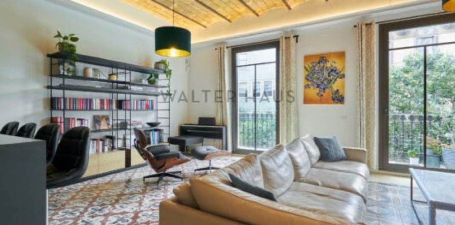 3 bedrooms apartment for sale in Eixample, Barcelona, Catalonia, Spain № 2235