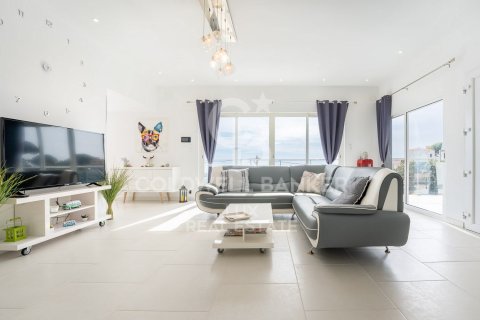 5 bedrooms villa for sale in Roses, Girona, Catalonia, Spain № 5659 - photo 5