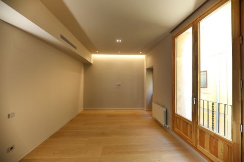 2 bedrooms apartment for sale in Ciutat Vella, Barcelona, Catalonia, Spain № 2464 - photo 4