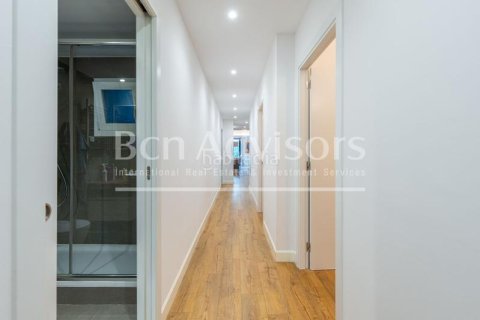 3 bedrooms apartment for sale in Eixample, Barcelona, Catalonia, Spain № 2913 - photo 30