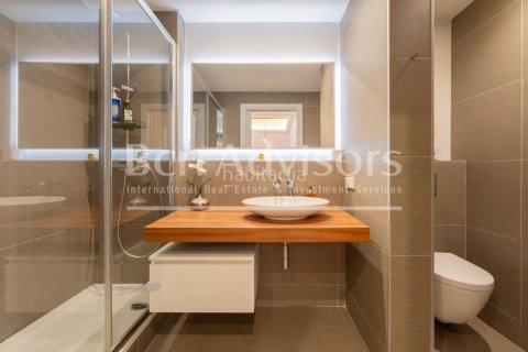 3 bedrooms apartment for sale in Eixample, Barcelona, Catalonia, Spain № 2913 - photo 26