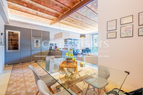 3 bedrooms apartment for sale in Eixample, Barcelona, Catalonia, Spain № 2913