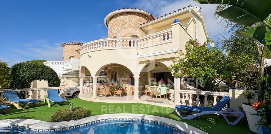 4 chambres house à vendre à Empuriabrava, Girona, Catalonia, Spain № 5456