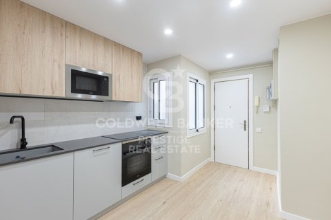 Apartamento de 3 dormitorios en venta en Barcelona, Cataluña, Spain № 5459 - foto 15