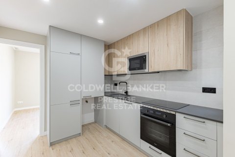 Apartamento de 3 dormitorios en venta en Barcelona, Cataluña, Spain № 5459 - foto 11