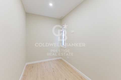 Apartamento de 3 dormitorios en venta en Barcelona, Cataluña, Spain № 5459 - foto 28