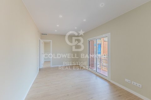 Apartamento de 3 dormitorios en venta en Barcelona, Cataluña, Spain № 5459 - foto 8