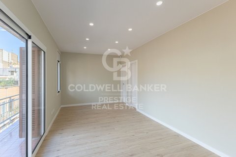 Apartamento de 3 dormitorios en venta en Barcelona, Cataluña, Spain № 5459 - foto 6