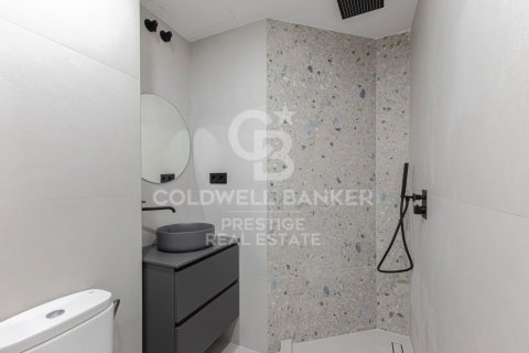 Apartamento de 3 dormitorios en venta en Barcelona, Cataluña, Spain № 5459 - foto 22