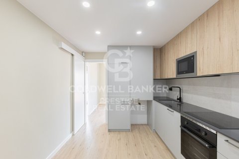 Apartamento de 3 dormitorios en venta en Barcelona, Cataluña, Spain № 5459 - foto 12