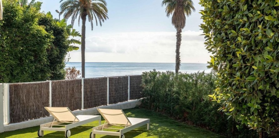 4 bedrooms apartment for sale in Sitges, Barcelona, Catalonia, Spain № 7104