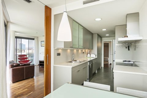 Apartamento de 2 dormitorios en venta en Barcelona, Cataluña, Spain № 7105 - foto 16