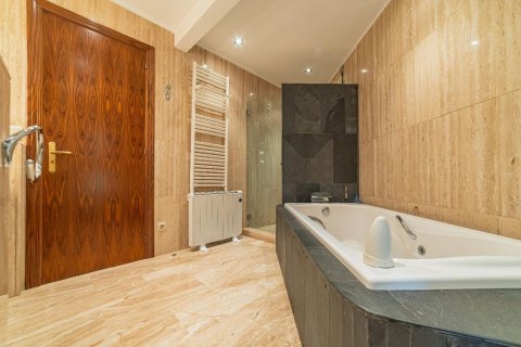 Сasa de 5 dormitorios en venta en Arenys de Munt, Barcelona, Cataluña, Spain № 7661 - foto 21