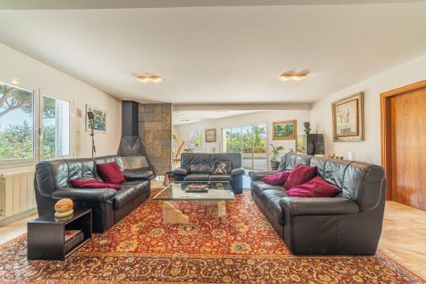 Сasa de 5 dormitorios en venta en Arenys de Munt, Barcelona, Cataluña, Spain № 7661 - foto 3
