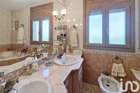 4 bedrooms house for sale in Sant Fost de Campsentelles, Barcelona, Catalonia, Spain № 5031 - photo 16