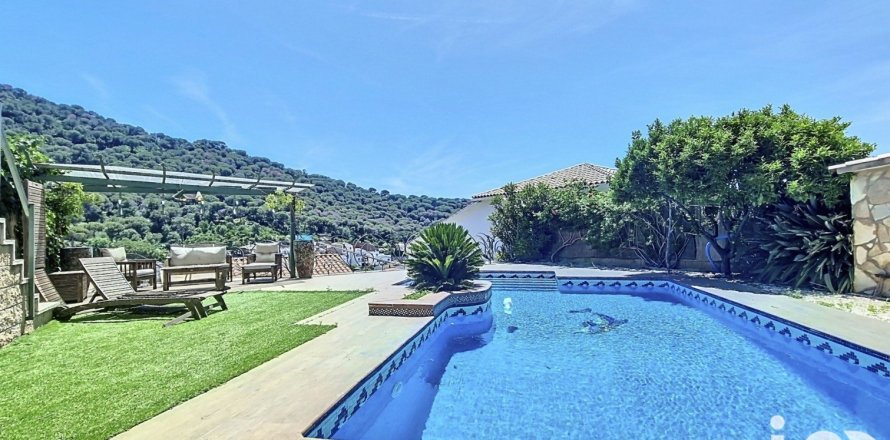 4 bedrooms house for sale in Sant Fost de Campsentelles, Barcelona, Catalonia, Spain № 5031