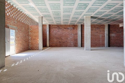 Купить коммерческую недвижимость в Бадалона, Испания с 1 спальня, 329м², № 5030 - фото 6