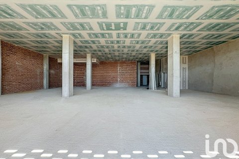 Купить коммерческую недвижимость в Бадалона, Испания с 1 спальня, 329м², № 5030 - фото 5