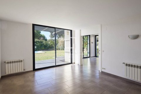 4 bedrooms villa for sale in Sant Vicenc De Montalt, Barcelona, Catalonia, Spain № 4457 - photo 7