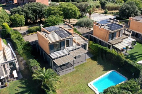 4 bedrooms villa for sale in Sant Vicenc De Montalt, Barcelona, Catalonia, Spain № 4457 - photo 3
