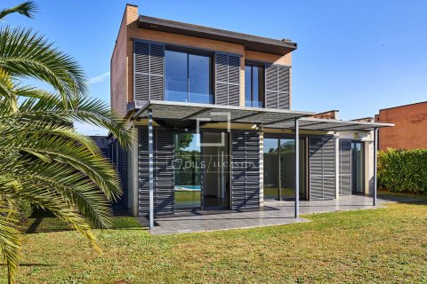4 bedrooms villa for sale in Sant Vicenc De Montalt, Barcelona, Catalonia, Spain № 4457 - photo 4