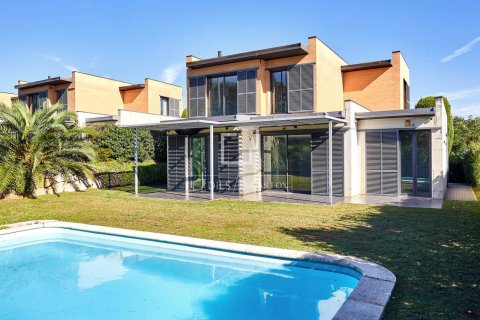 4 bedrooms villa for sale in Sant Vicenc De Montalt, Barcelona, Catalonia, Spain № 4457