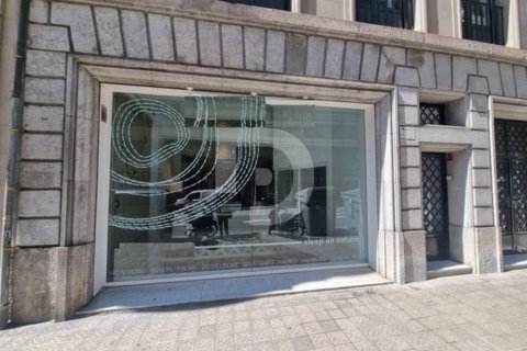 1016 sq.m. commercial property for sale in Barcelona, Catalonia, Spain № 5164 - photo 2
