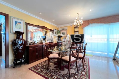 Купить квартиру в Бадалона, Испания с 3 спальни, 126м², № 2176 - фото 4