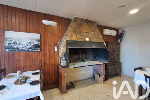 Propiedad comercial de 981 m² en venta en Tivissa, Tarragona, Cataluña, Spain № 7497 - foto 8