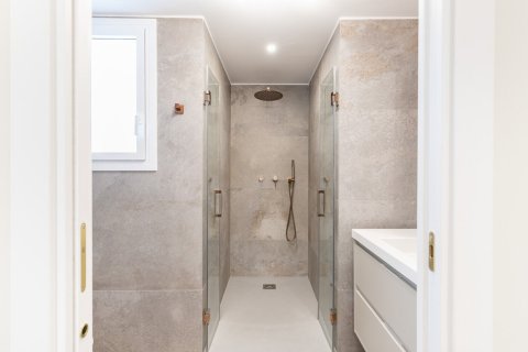 4 bedrooms apartment for sale in Barcelona, Catalonia, Spain № 1501 - photo 15