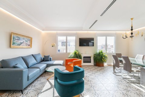 4 bedrooms apartment for sale in Barcelona, Catalonia, Spain № 1501