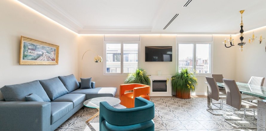 4 bedrooms apartment for sale in Barcelona, Catalonia, Spain № 1501
