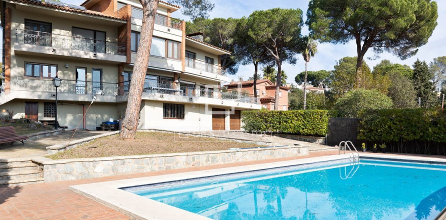 8 bedrooms villa for sale in Sant Cugat Del Valles, Barcelona, Catalonia, Spain № 4419