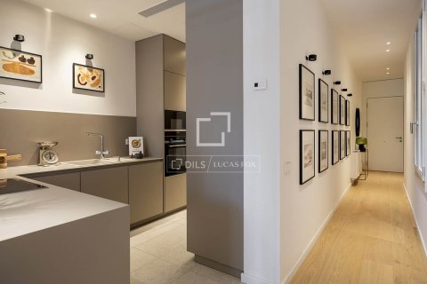 2 bedrooms apartment for sale in Barcelona, Catalonia, Spain № 4422 - photo 22