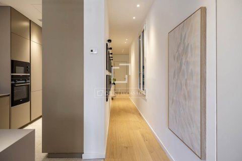 2 bedrooms apartment for sale in Barcelona, Catalonia, Spain № 4422 - photo 23